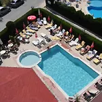 Friends Family Hotel 3*