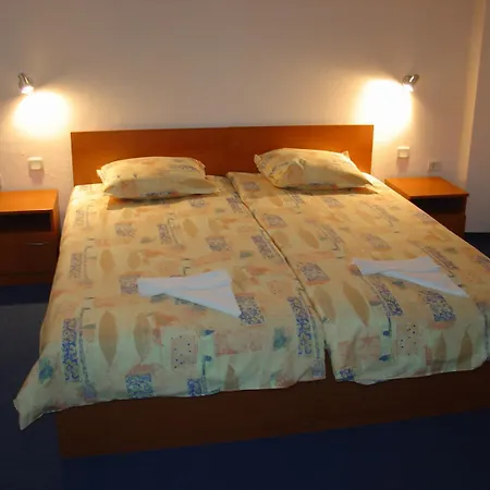 Hotel Friends Family 3*