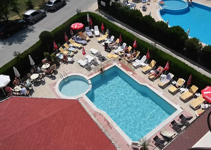 Friends Family Hotel 3*