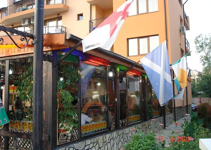 Friends Family Hotel 3*