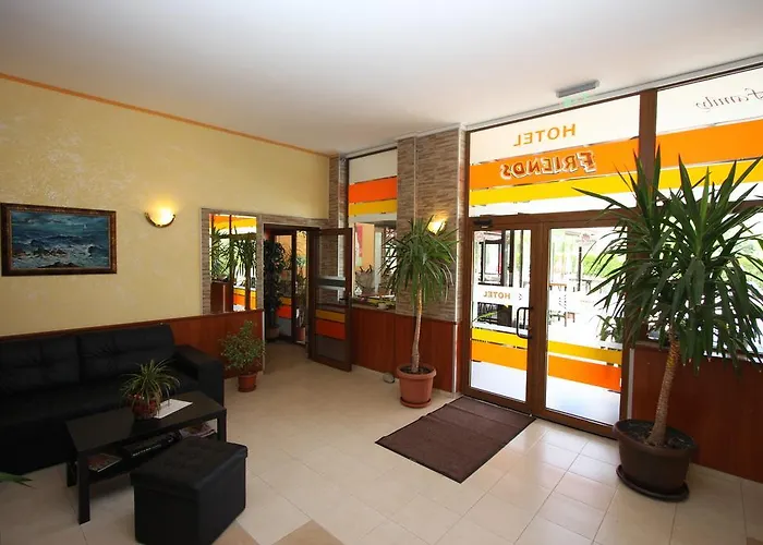 Friends Family Hotell 3*