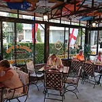 Friends Family Hotell