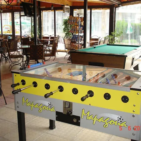 Ξενοδοχείο Friends Family 3*